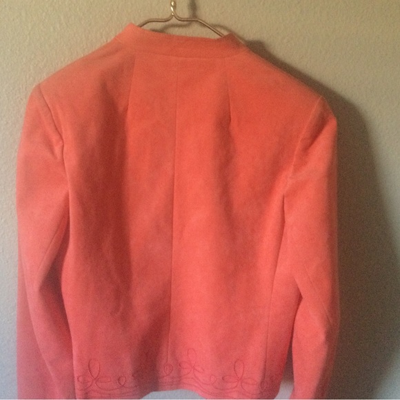 Lilli Ann - Picture 10 of 12